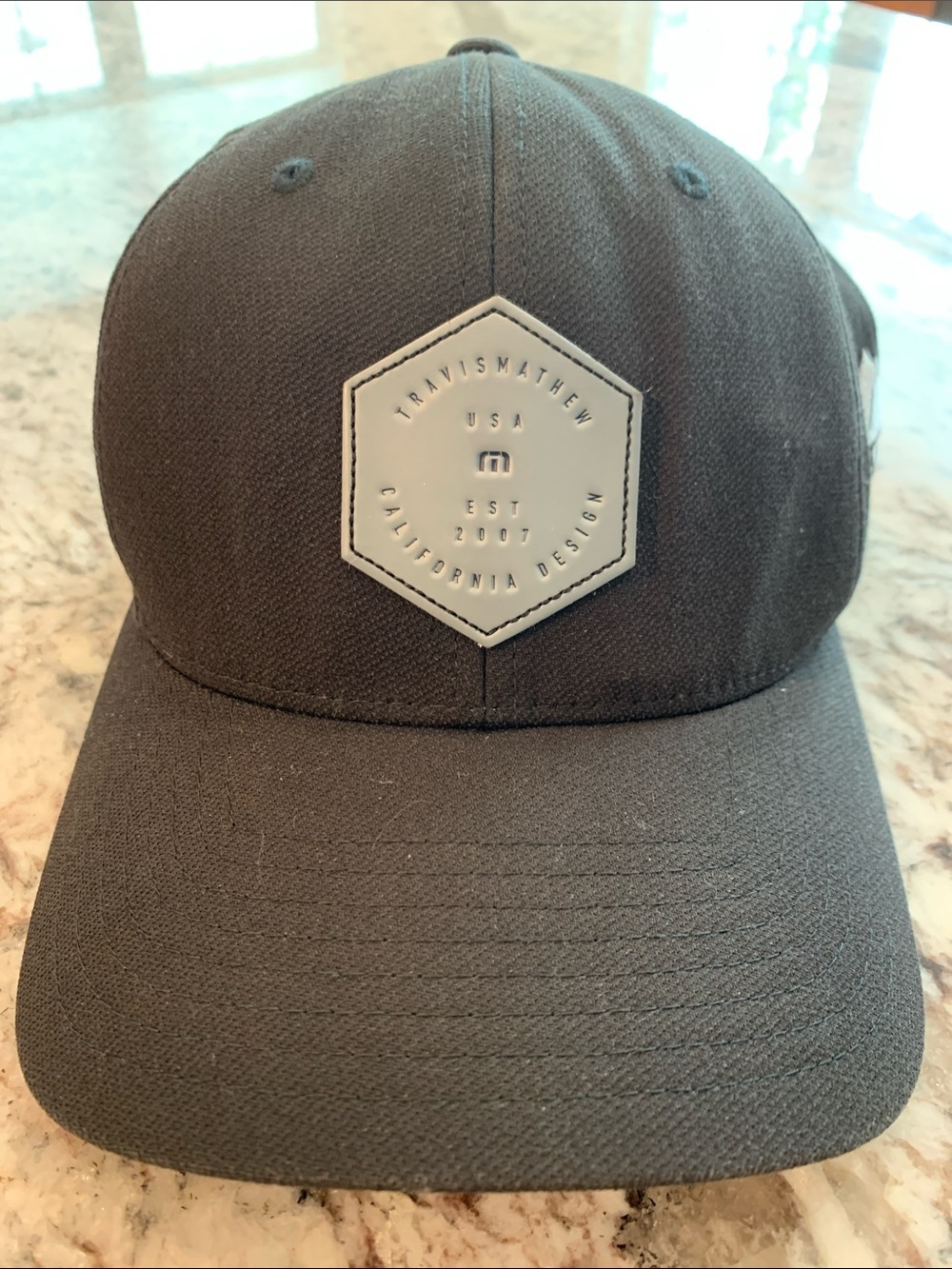 TRAVIS MATHEW CAROLINA DESIGN HAT CAP SMALL MEDIUM